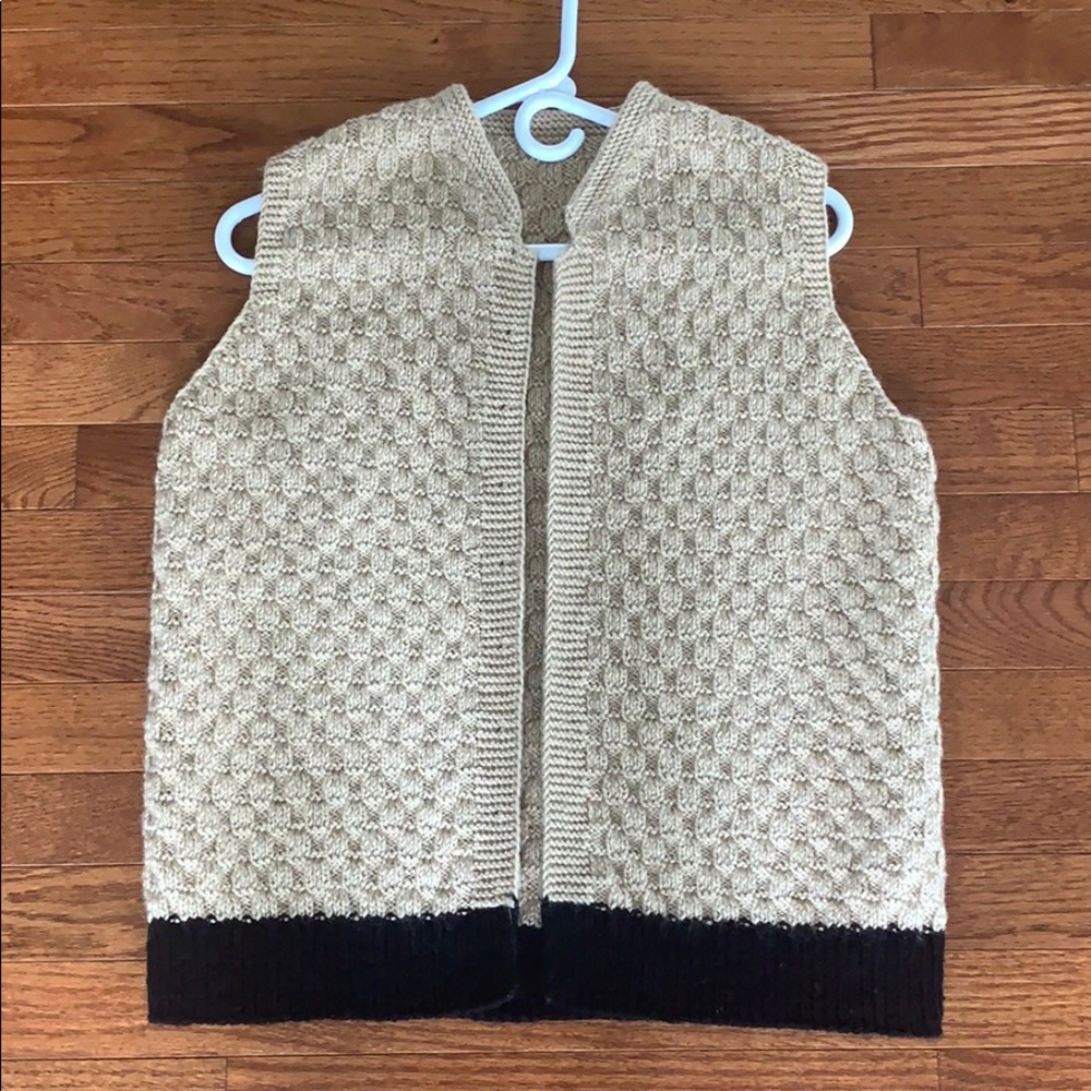 Beige knitted vest